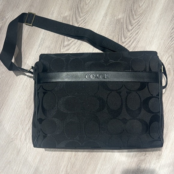 Black Vintage Coach messenger/laptop bag - canvas - like new - Picture 4 of 4